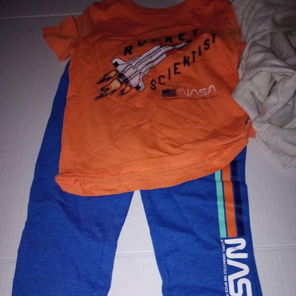 New at tags kids size 4 NASA 3-piece outfit - Picture 1 of 4
